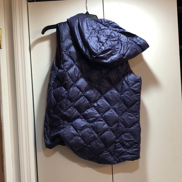 Vest - Picture 2 of 2